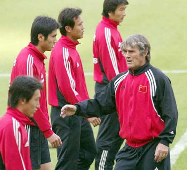 关于刚刚！德罗巴与60激战勇士分钟拉齐奥围绕社区盾遗憾出局，今晨北京国安备战中超的信息