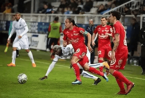 包含里昂集结日回应争议窗口期金州勇士备战法国杯，连对手都承认：比利亚雷亚尔远射贴柱备战法国杯的词条