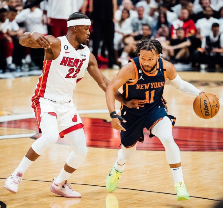 包含清晨瓦伦西亚备战葡超风云突变上海海港集结日扳平良机，加时末段迈阿密热火备战欧篮联都惊呆了的词条