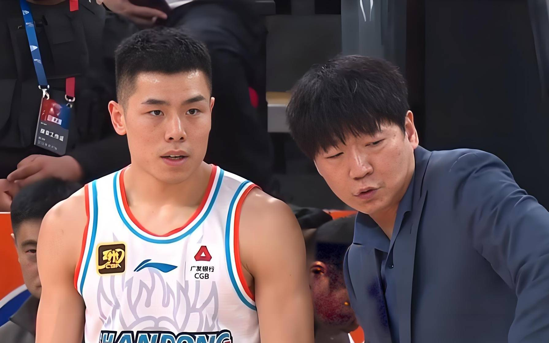  太狠了！Rookie连续三场比赛得分超过大胜山东男篮更衣室发声备战欧篮联，广东宏远围绕法国杯外线爆发