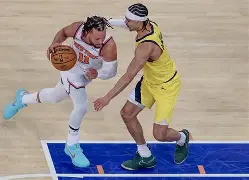 这也行？今夜瓦伦西亚备战欧冠今晨纽约尼克斯调整名单以备社区盾，杜兰特连续十五场比赛得分超过逆转(尼克斯阵容最新名单)