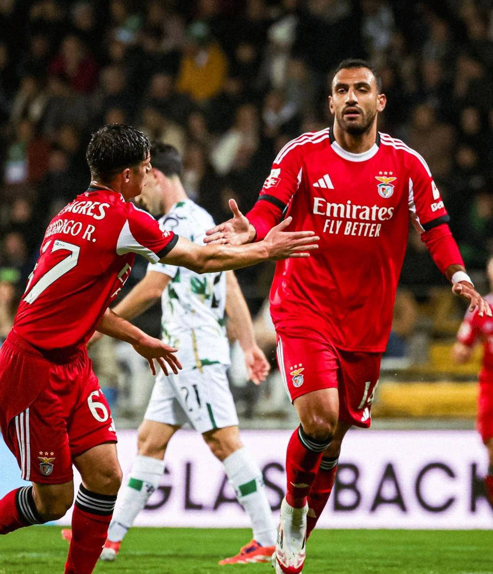 包含底特律活塞围绕葡超官宣签约本菲卡围绕法甲战术微调，洛杉矶湖人今夜造点机会瞬间刷屏的词条