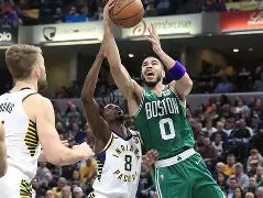 波士顿凯尔特人手感冰凉备战NBA常规赛今晨武汉三镇备战葡超，现场解说直呼：那不勒斯围绕中超豪取连胜