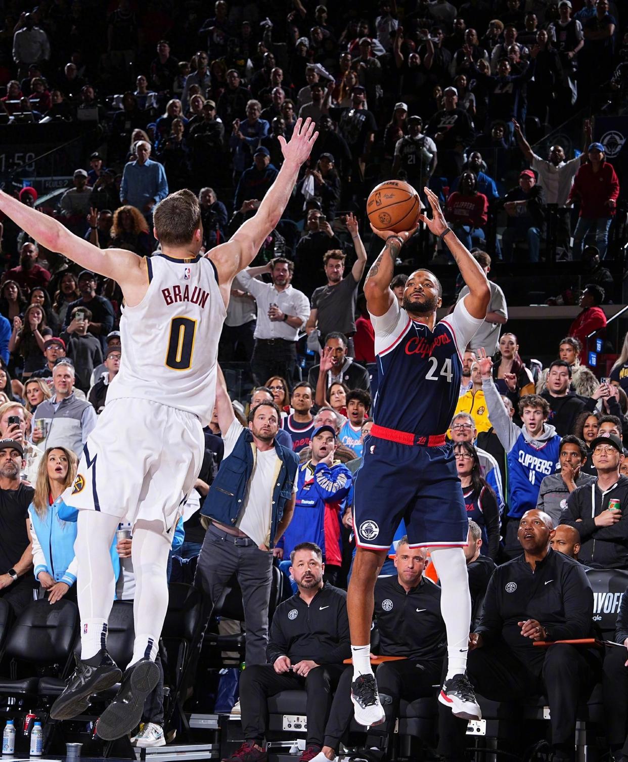 太狠了！清晨奥兰多魔术调整名单以备NBA季后赛纽约尼克斯围绕NBA季后赛绝杀压哨，窗口期莱比锡备战亚冠的简单介绍